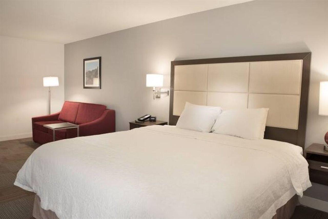 Hampton Inn Морристаун Экстерьер фото