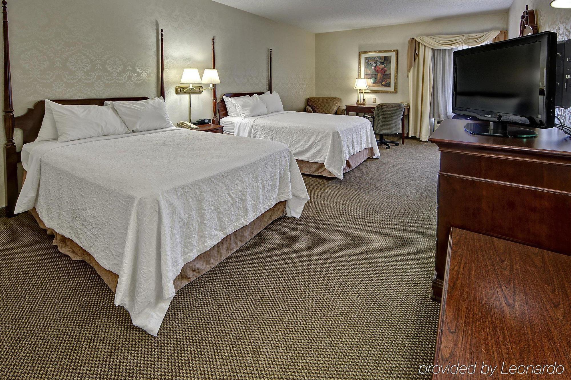 Hampton Inn Морристаун Экстерьер фото