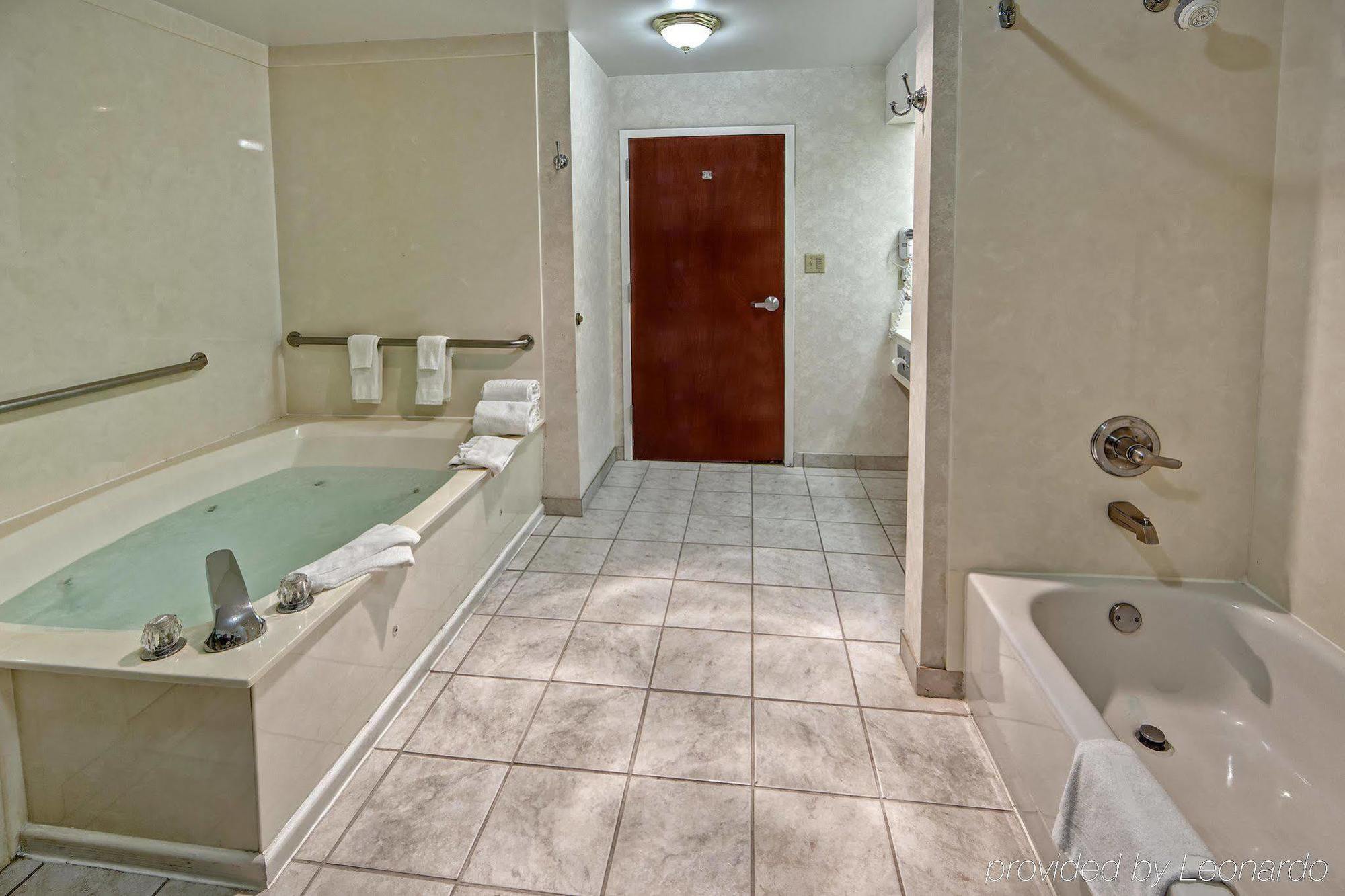 Hampton Inn Морристаун Экстерьер фото