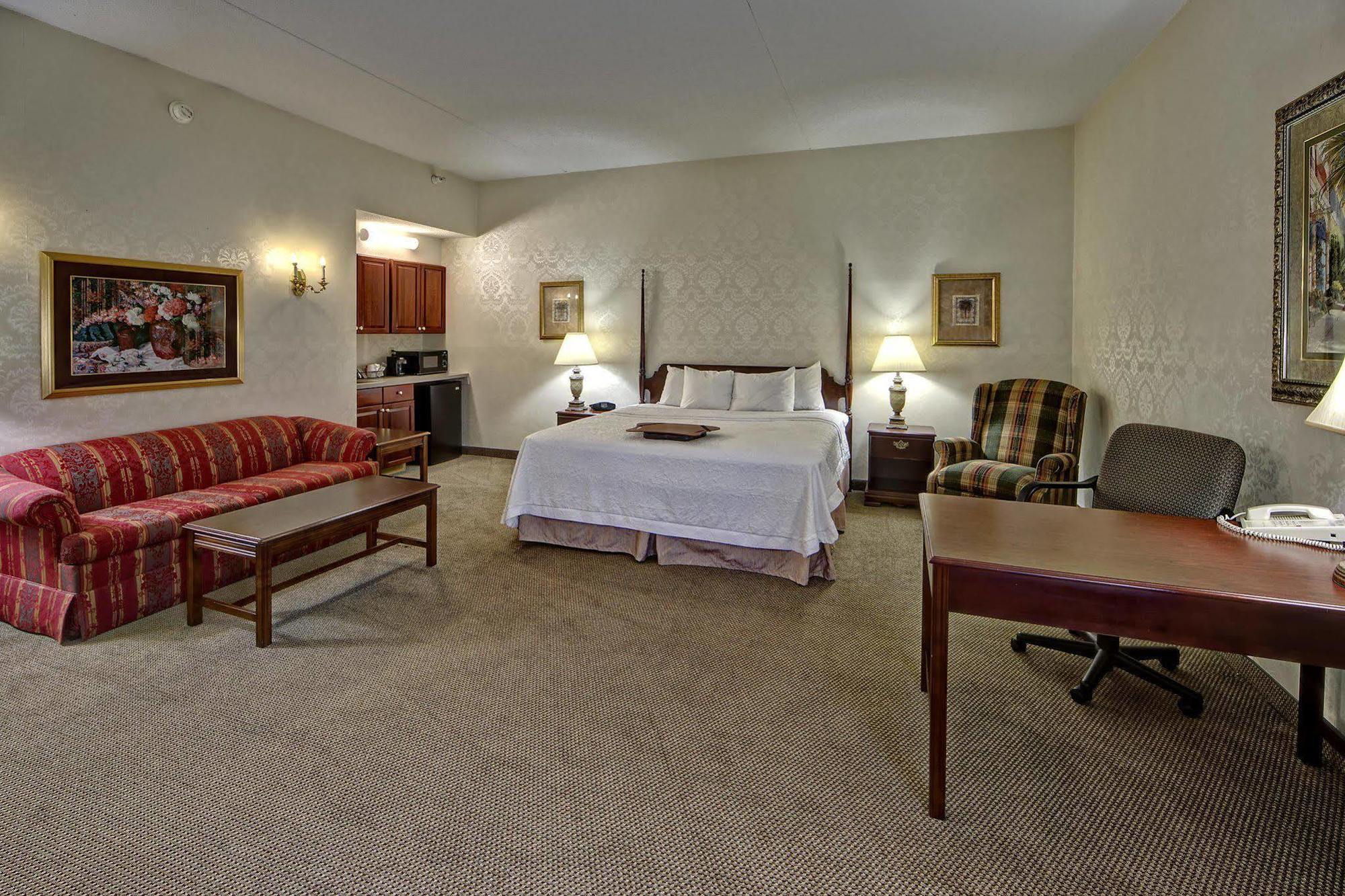 Hampton Inn Морристаун Экстерьер фото